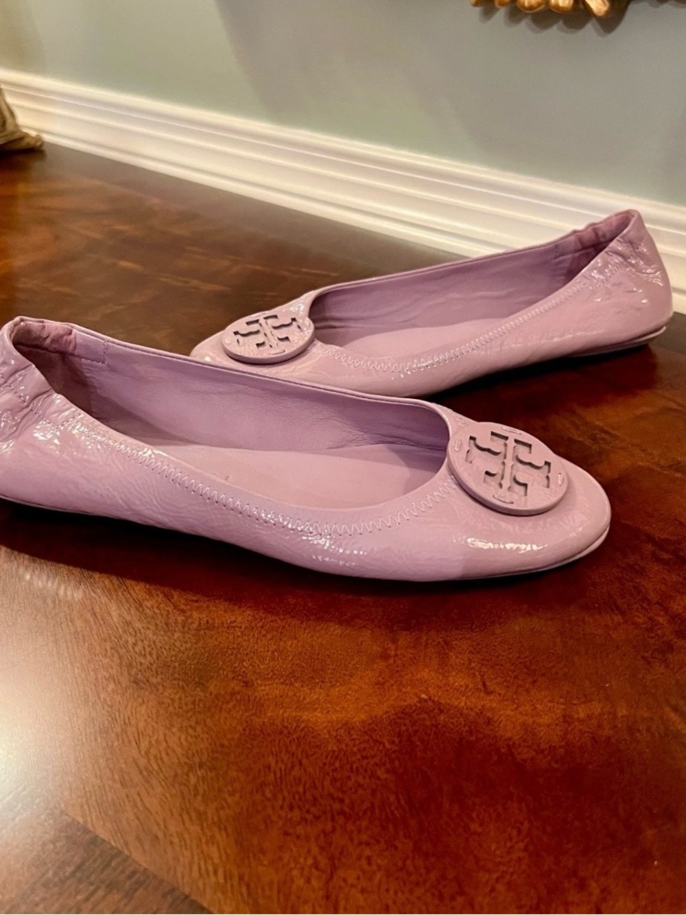 EUC Tory Burch Minnie Patent Leather Travel Ballet Flats Lavender Cloud Size 8 M